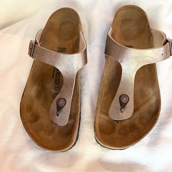 Birkenstock Shoes - BIRKENSTOCK Gizeh Thong Sandal Metallic Bronze 42